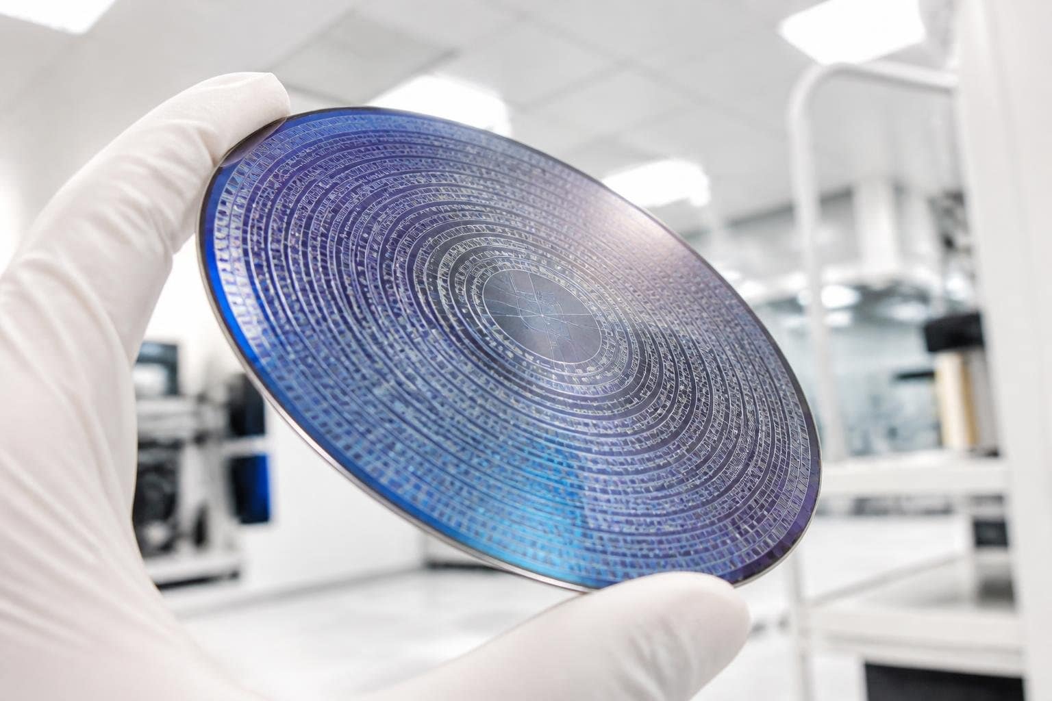 IBM Packs 100 Billion Transistors onto a Fingernail